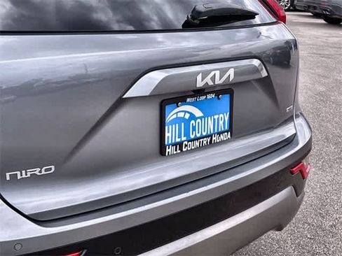 Used 2023 Kia Niro SX image 13