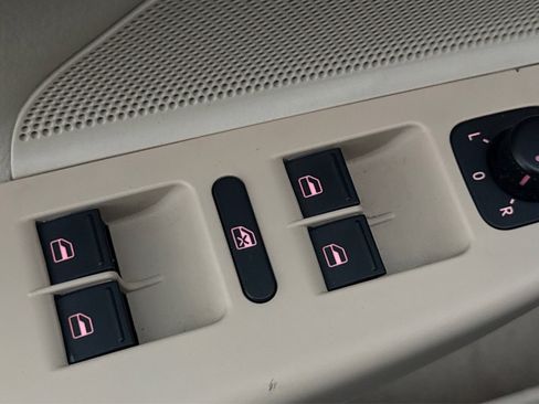 Used 2014 Volkswagen Jetta TDI FWD image 29