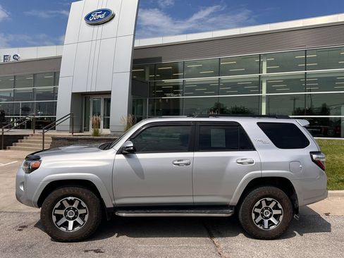 Used 2024 Toyota 4Runner TRD Off-Road Premium w/ Moonroof Package AWD/4WD image 3