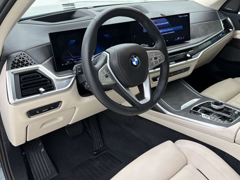 Used 2024 BMW X7 xDrive40i w/ Executive Package AWD/4WD image 4