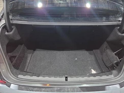 Used 2021 BMW 330i Sedan w/ M Sport Package image 16