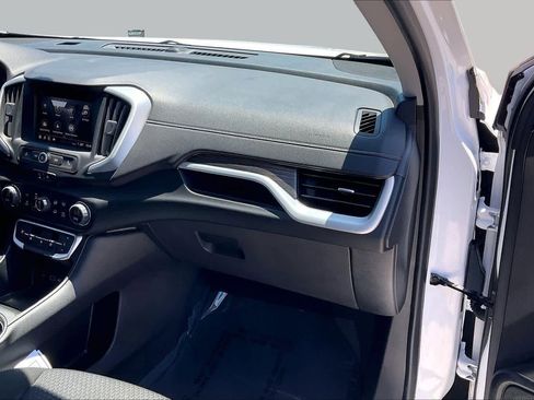 Used 2023 GMC Terrain SLE w/ Driver Convenience Package FWD image 17