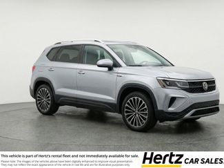 Used 2025 Volkswagen Taos SE video 1