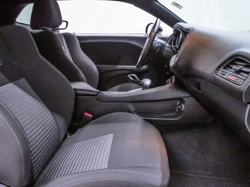 Used 2022 Dodge Challenger R/T Scat Pack RWD image 13
