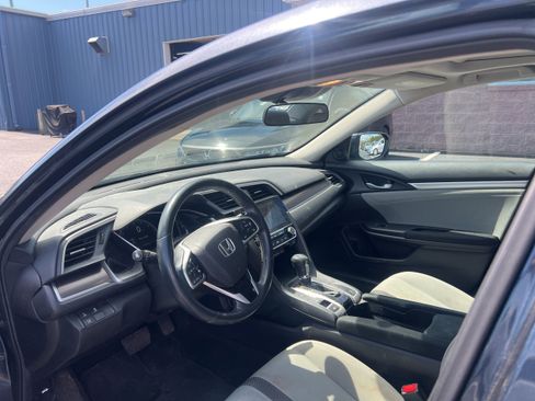 Used 2019 Honda Civic EX image 10