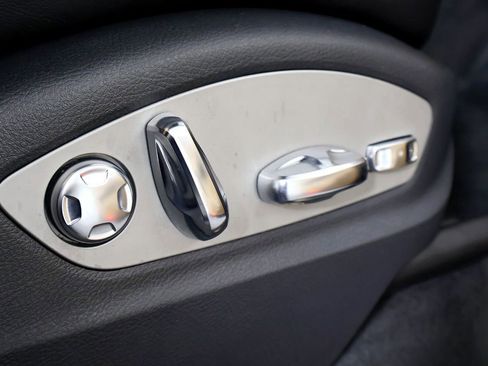 Used 2018 Porsche Cayenne image 49