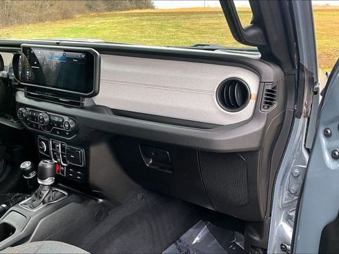 Used 2024 Jeep Wrangler Willys image 16