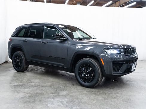 New 2026 Jeep Grand Cherokee 4WD image 1