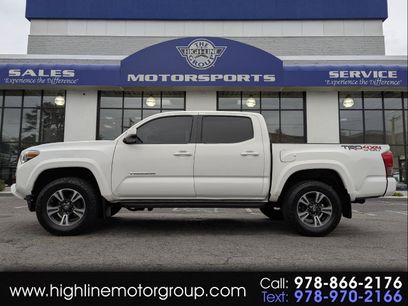Used 2017 Toyota Tacoma TRD Sport w/ Tow Package (A/T)