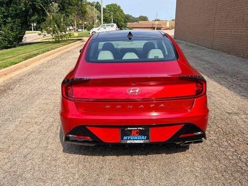 Used 2020 Hyundai Sonata SEL w/ Convenience + Sunroof Package FWD image 5