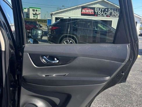 Used 2018 Nissan Rogue SL image 27
