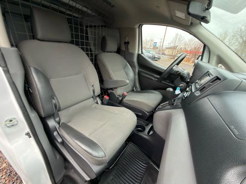 Used 2018 Nissan NV200 S w/ Cruise Control Package image 4