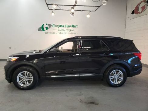 Used 2022 Ford Explorer XLT w/ Equipment Group 202A AWD/4WD image 3