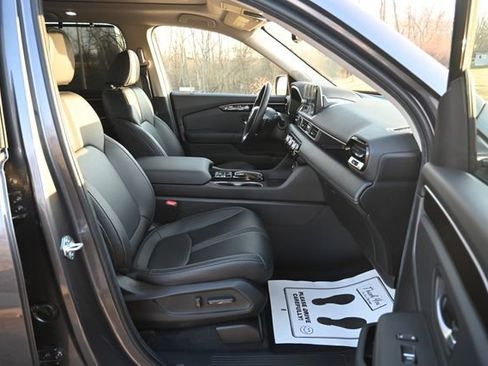 Used 2025 Honda Pilot Touring image 19