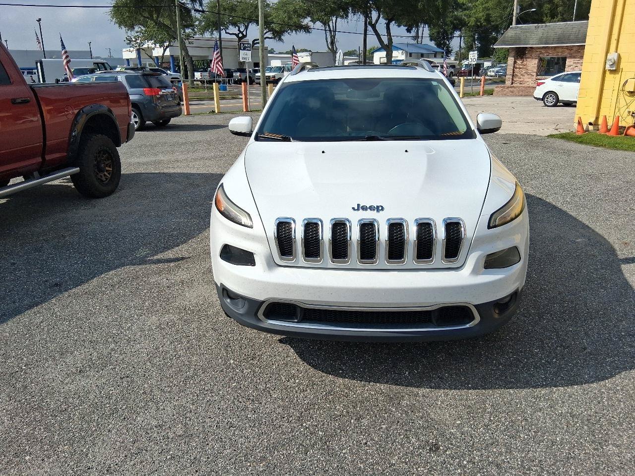 Used 2016 Jeep Cherokee Limited w/ Trailer Tow Group AWD/4WD image 8