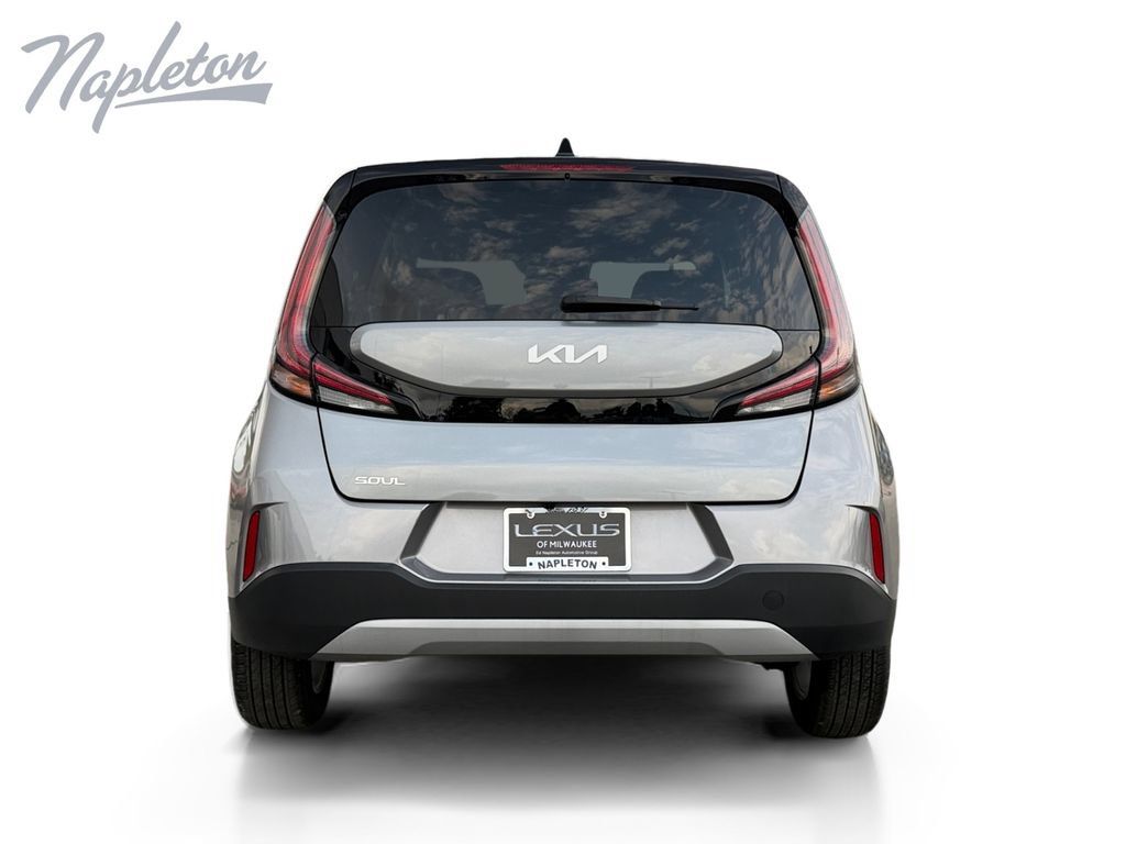 Used 2025 Kia Soul LX w/ LX Technology Package FWD image 4