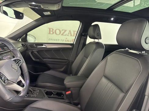 Used 2022 Volkswagen Tiguan SE R-Line image 11