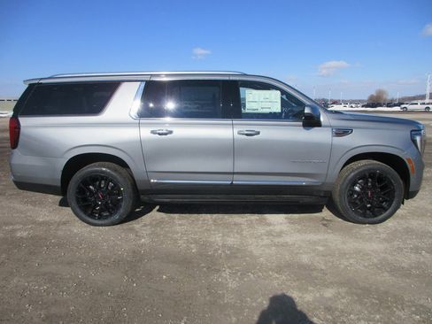 New 2026 GMC Yukon XL Elevation w/ Elevation Premium Package image 3