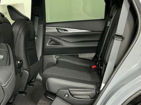 Certified 2027 INFINITI QX60 Luxe w/ Cargo Package FWD image 18