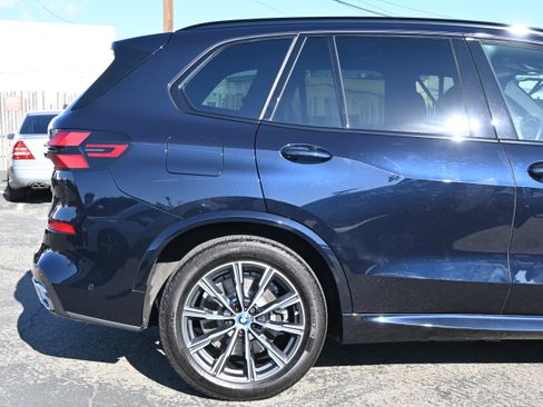 Used 2024 BMW X5 xDrive50e w/ M Sport Package AWD/4WD image 12