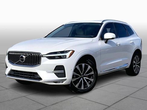 Used 2023 Volvo XC60 B5 Plus image 1