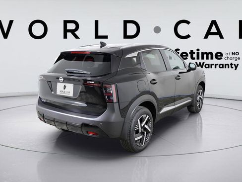 Used 2025 Nissan Kicks SV w/ SV Premium Package image 7