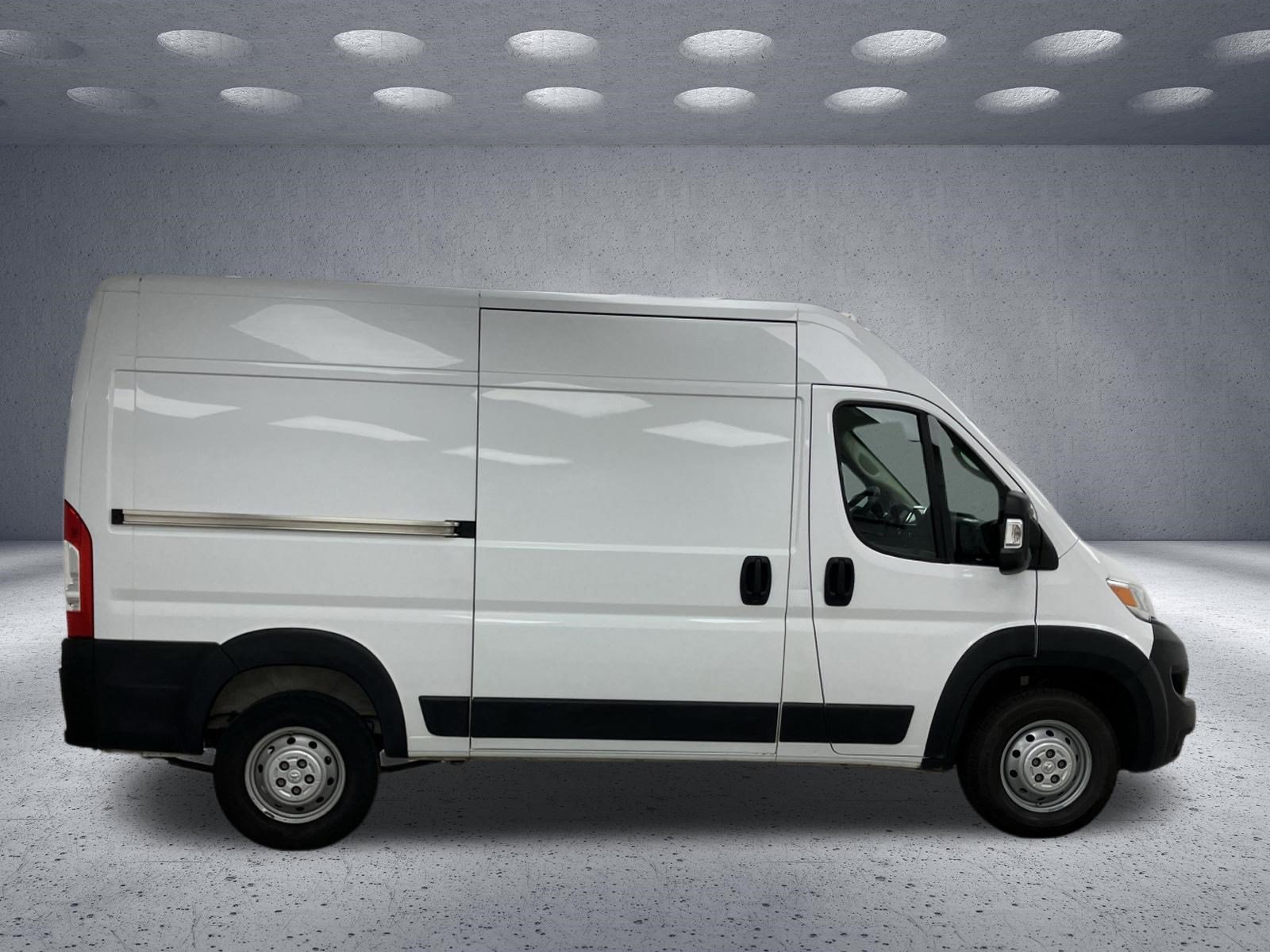 Used 2024 RAM ProMaster 2500 w/ Convenience Group FWD image 6
