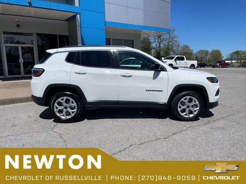 Used 2025 Jeep Compass Latitude AWD/4WD image 49