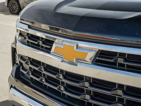 Used 2023 Chevrolet Silverado 1500 LT w/ Protection Package AWD/4WD image 6