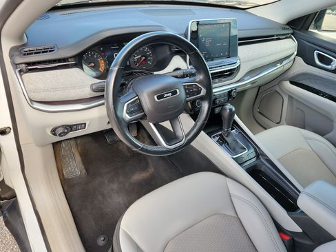 Used 2022 Jeep Compass Latitude w/ Convenience Group FWD image 8