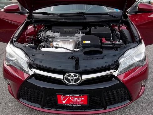 Used 2017 Toyota Camry SE w/ Moonroof Package FWD image 29
