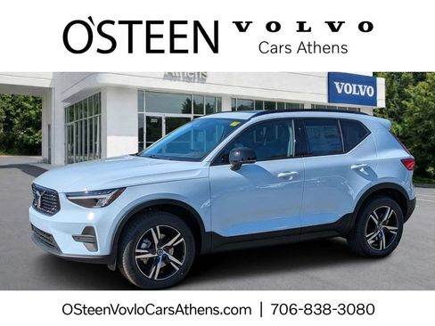 Used 2026 Volvo XC40 B5 Core AWD/4WD image 1
