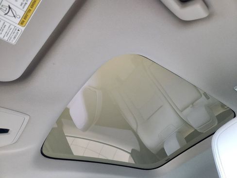 New 2026 Nissan Leaf Platinum+ w/ Cargo Package (Platinum+) image 9