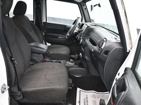 Used 2017 Jeep Wrangler Unlimited Sport AWD/4WD image 8