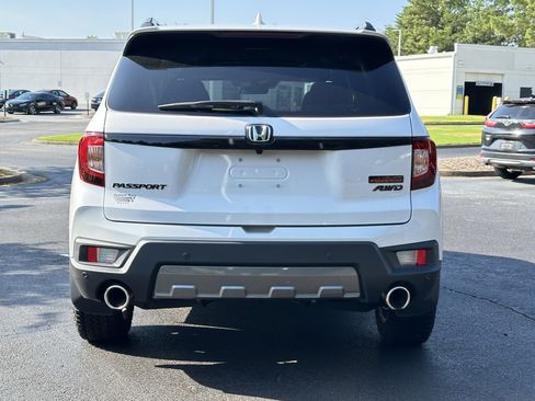 Used 2025 Honda Passport TrailSport image 12