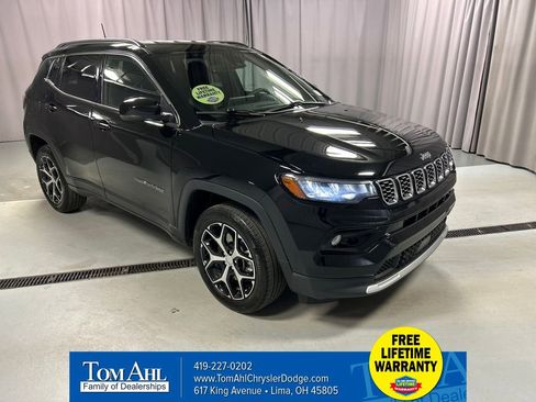 Used 2024 Jeep Compass Limited image 1