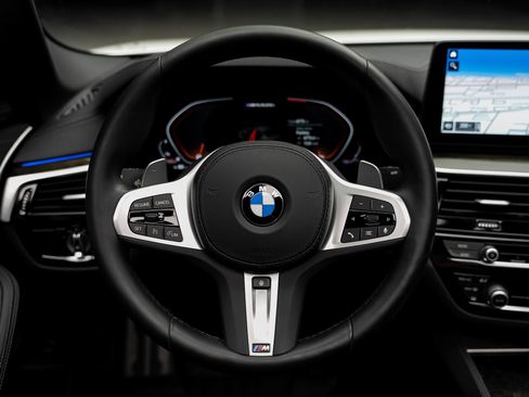 Used 2023 BMW M550i xDrive AWD/4WD image 44