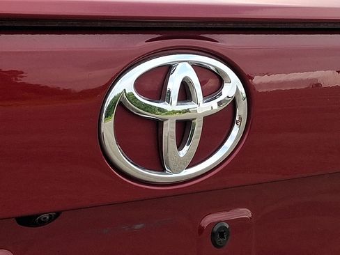 Used 2020 Toyota RAV4 XLE w/ Convenience Package AWD/4WD image 32