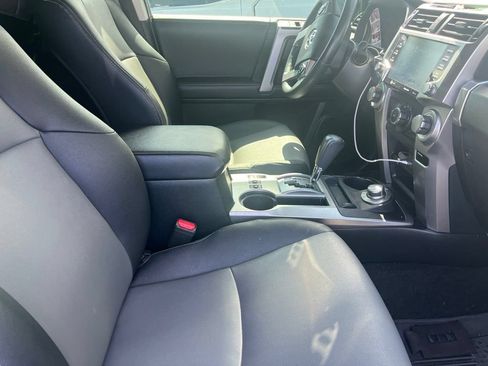 Used 2022 Toyota 4Runner SR5 Premium w/ Moonroof Package AWD/4WD image 4
