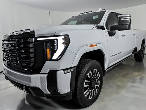 Used 2026 GMC Sierra 2500 Denali Ultimate AWD/4WD image 5