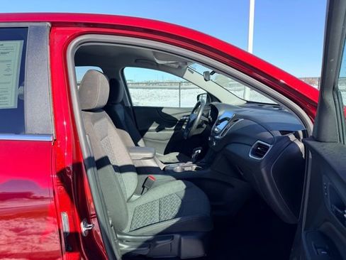 Used 2024 Chevrolet Equinox LT image 10