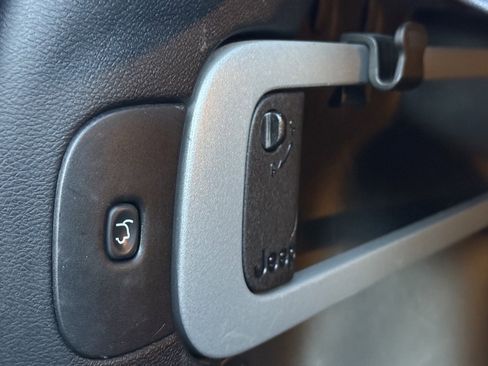 Used 2014 Jeep Cherokee Trailhawk w/ Technology Group image 31