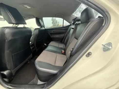 Used 2018 Toyota Corolla SE w/ Carpet Mat Package (TMS) FWD image 12