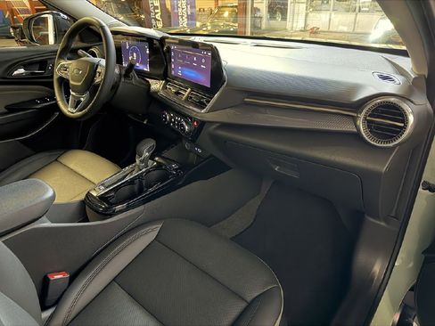 Used 2026 Chevrolet Trax ACTIV w/ Driver Confidence Package image 11