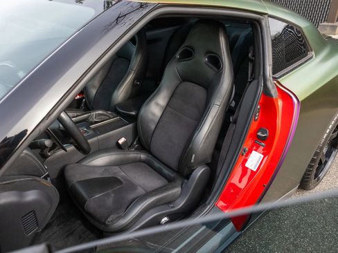 Used 2010 Nissan GT-R Premium image 43