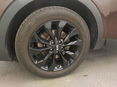 Used 2019 Kia Sorento S FWD image 31