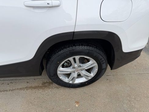 Used 2021 GMC Terrain SLE w/ Driver Convenience Package image 9