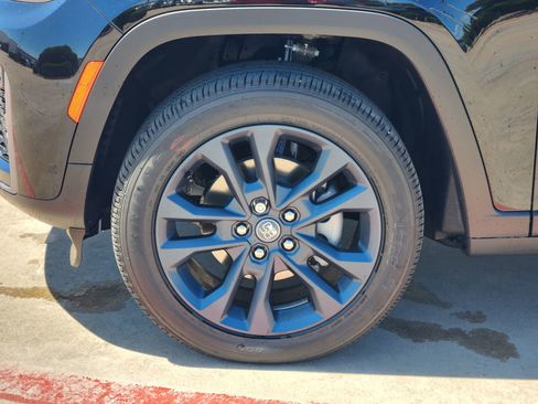 New 2026 Jeep Grand Cherokee Limited AWD/4WD image 12