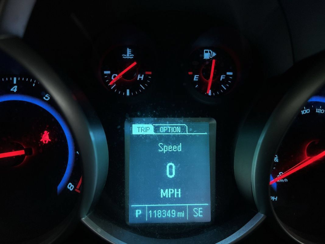 Used 2016 Chevrolet Cruze LT w/ Technology Package FWD image 16