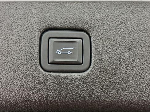 Used 2024 Chevrolet Blazer LT image 31